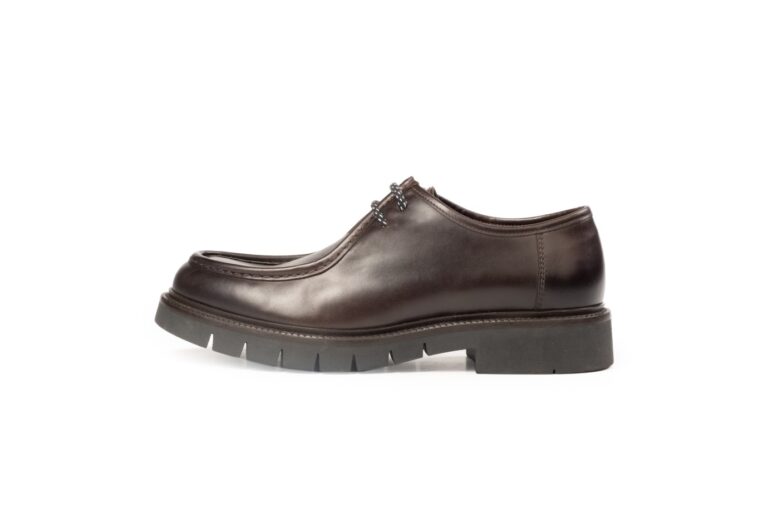Ferdy - Rusty Oil Ebony
